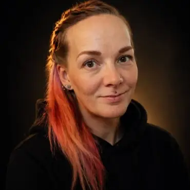 Sanna Toivanen, Luulinnan koulutettu hieroja ja valmistuva fysioterapeutti